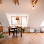Dream View Under The Castle Apartment *