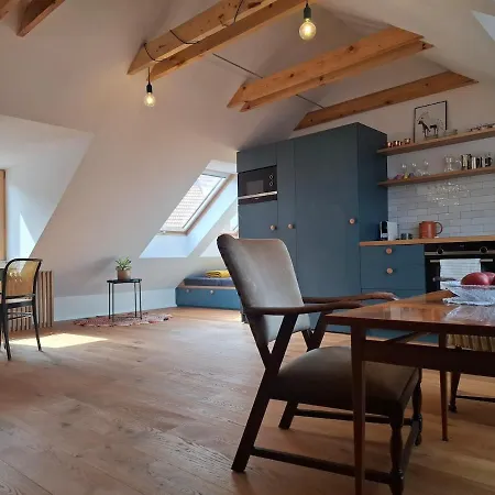 Stylish In The Historic Center Under The Castle * ברטיסלאבה