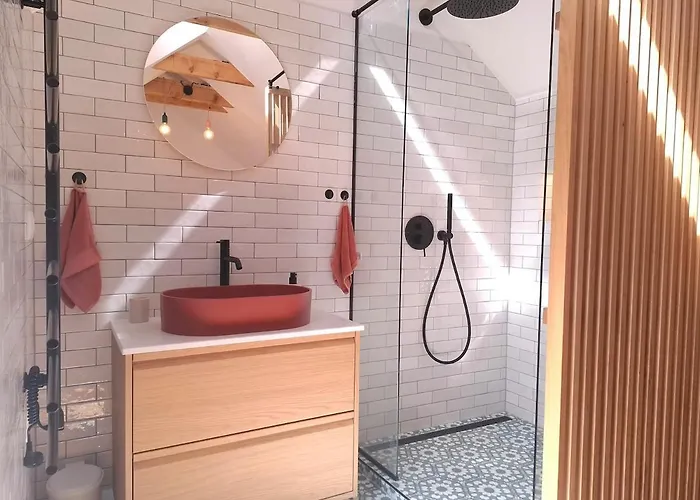 Dream View Under The Castle *